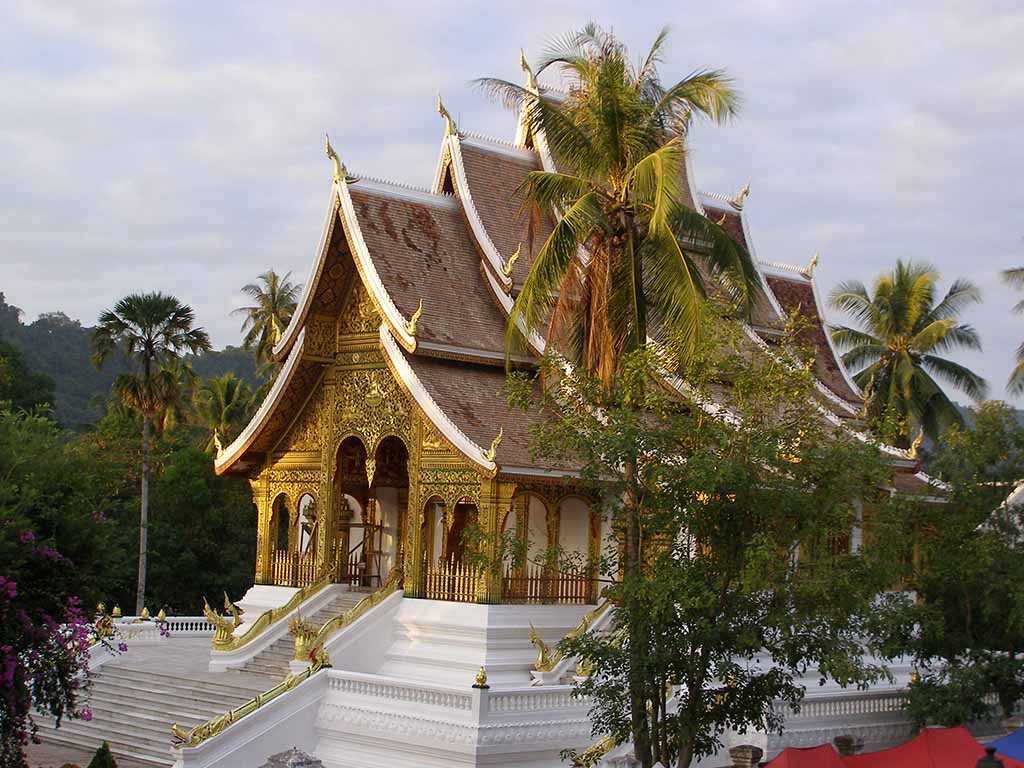 583 - Luang Prabang pagoda Haw Pha Bang - Laos