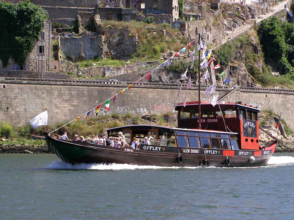876 - Navigazione sul fiume Douro a Porto - Portogallo