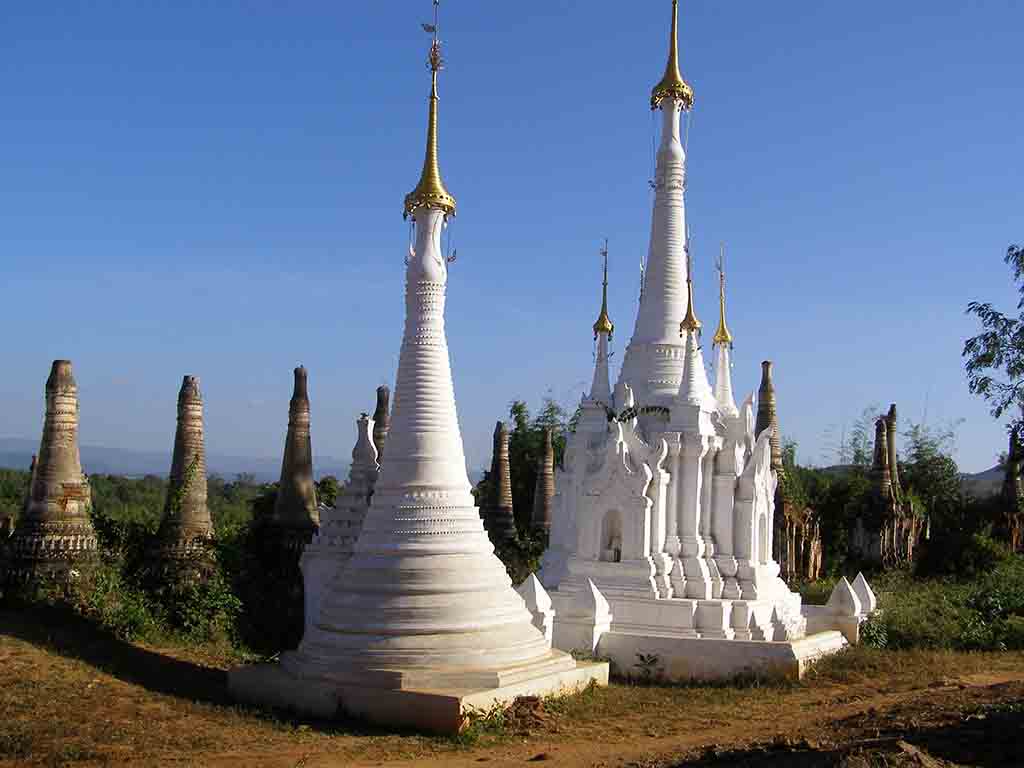 254 - Lago Inle tempio Inn Daing - Myanmar