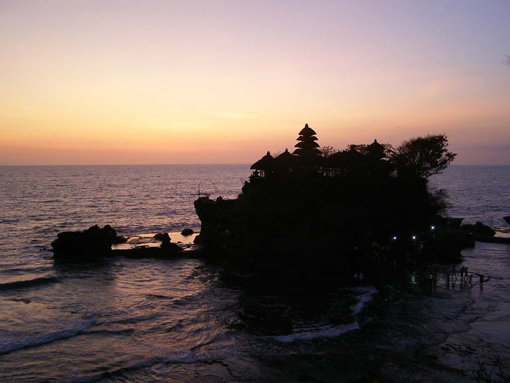 498 - Bali tramonto presso il tempio di Tanah Lot