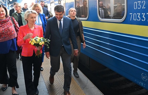 VON DER LEYEN <BR> ARRIVATA A KIEV