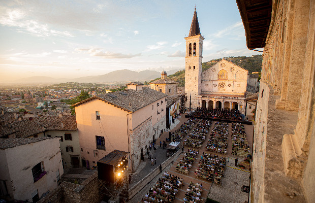 FESTIVAL DEI DUE MONDI <BR> CON OLTRE 60 SPETTACOLI 