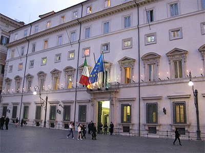 Crosetto: âIl governo continua a lavorare per una soluzione diplomaticaâ