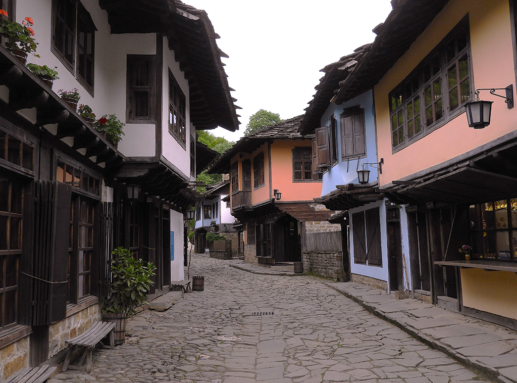 05 - Per le strade di Etara - Bulgaria