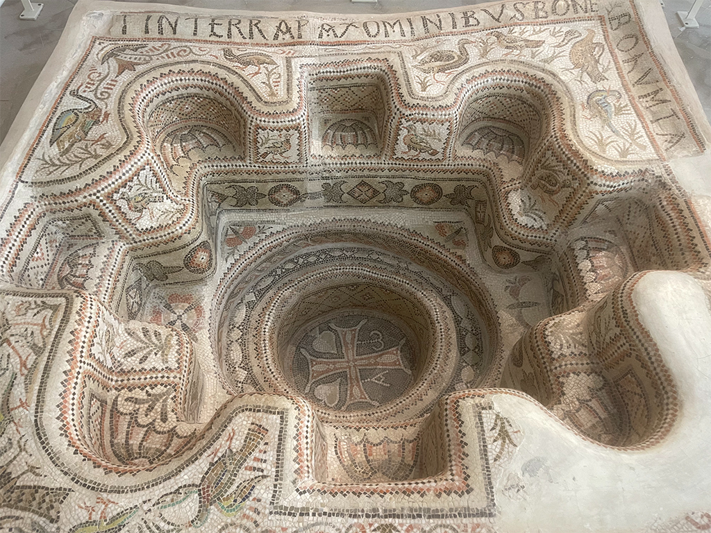 Fonte battesimale bizantina al Museo Archeologico di Sousse - Tunisia 