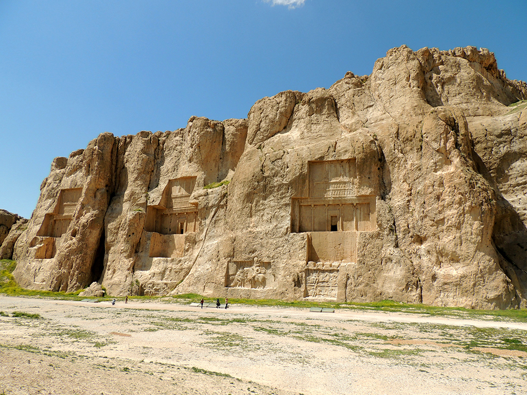 687 - Tombe degli imperatori a Naqsu e Rostam