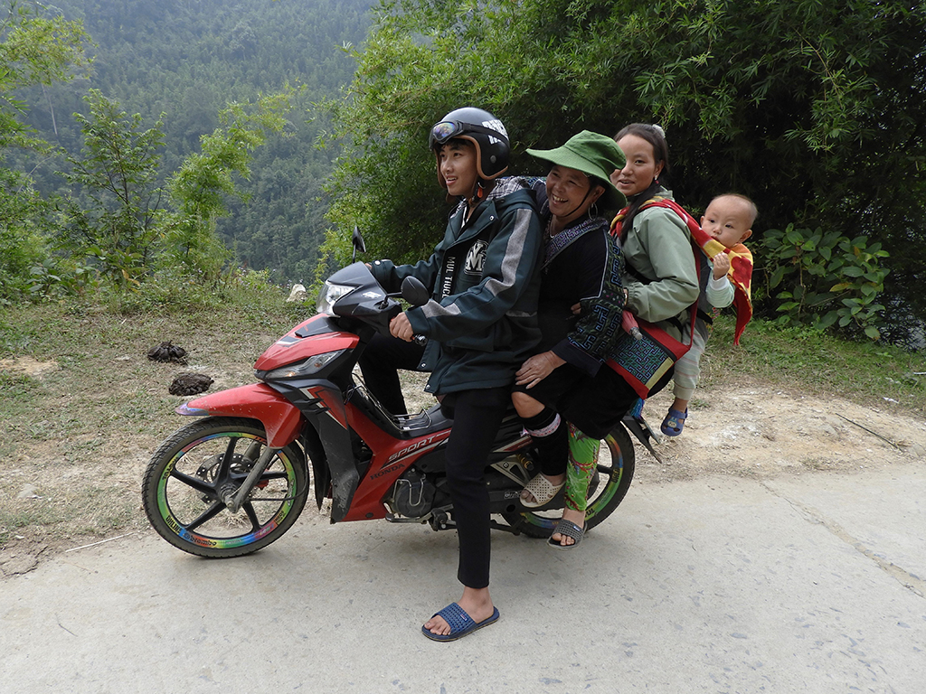 1290 - Trasporti eccezionale nella valle di Muong Hoa Sapa - Vietnam