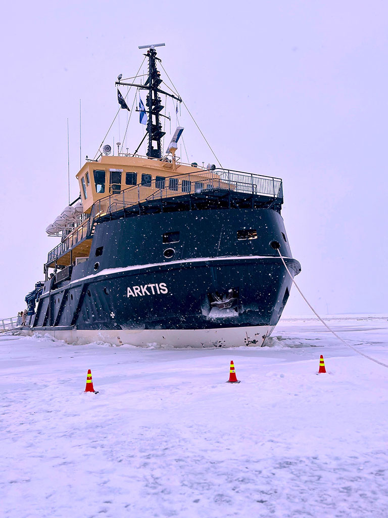 Nave rompighiaccio a Kemi in Lapponia - Finlandia