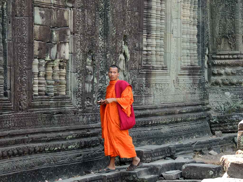 872 - Monaco nel tempio Preah Khan di Angkor Wat - Cambogia