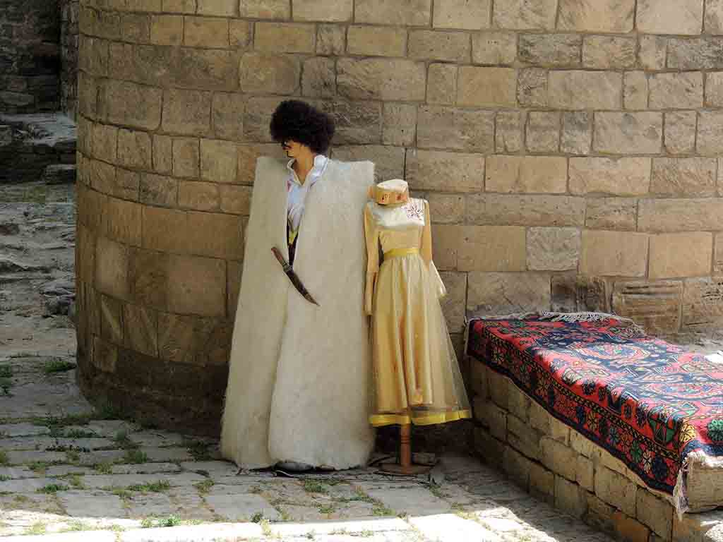 468 - Baku folclore locale