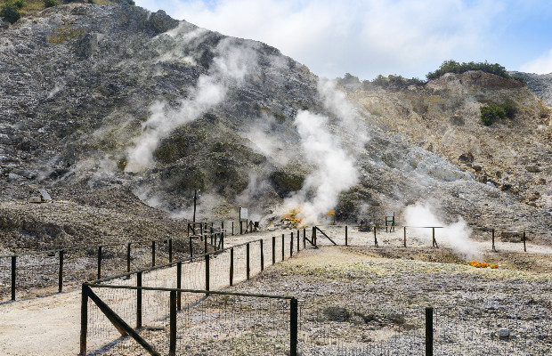 CAMPI FLEGREI <BR> TORNA LA PAURA