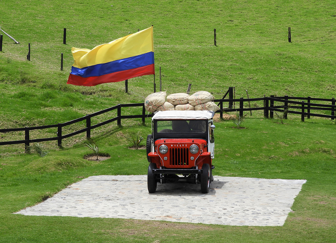 1116 - Jeep Willys nella valle del Cocora - Colombia