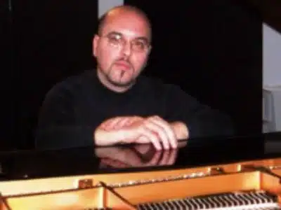 IL PIANISTA ROSARIO PAVONE A HONG KONG 