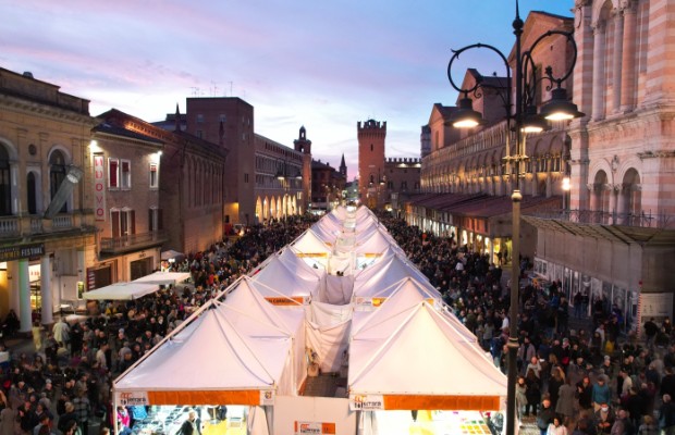 PONTE DI OGNISSANTI <BR> FERRARA FA IL PIENONE