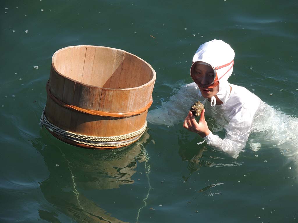 299 - Pescatrice all'isola delle perle di Mikimoto - Giappone