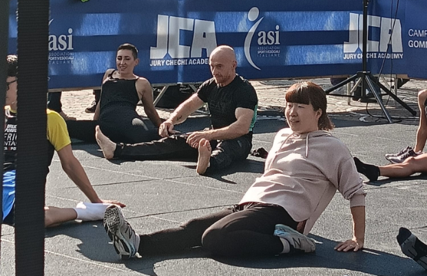 A LEZIONE DI CALISTHENICS <Br> CON JURY CHECHI 