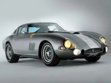 Ferraris auctioned off in California 